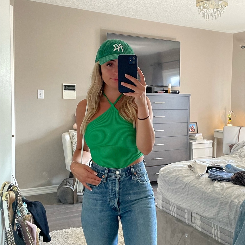 Green Aritzia top 💚